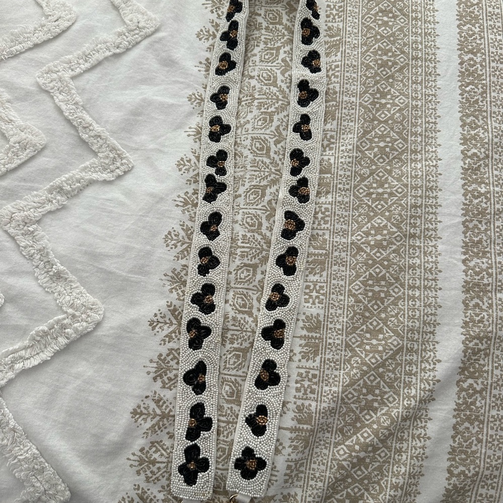 Leopard beaded purse strap with hooks